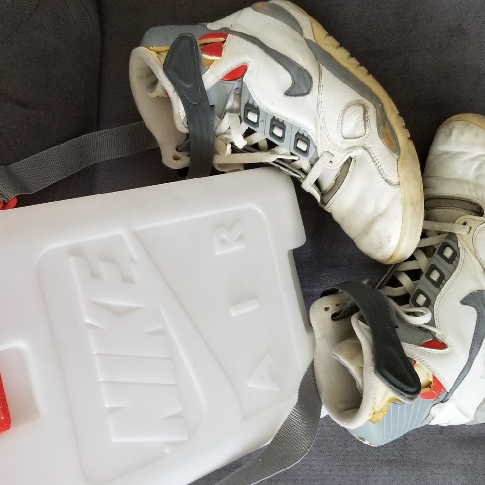 1989 Nike Air Pressure